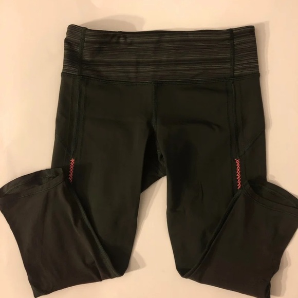 SOLD! Lululemon Vent it Out Crop 4 gator green - Picture 5 of 8